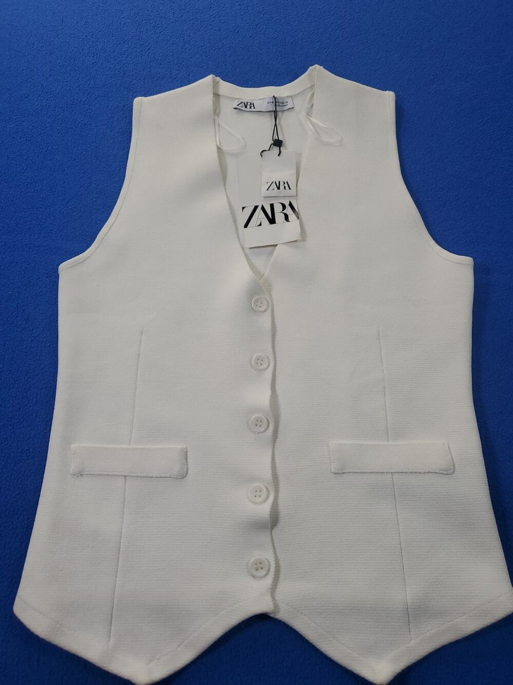 Zara Women's Sleeveless White Vest Tailored Short Waistcoat Size Medium.
